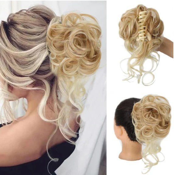 Lockiges Dutt-Haarteil mit Haarklammer für schnelle Hochsteckfrisuren in Platinblond