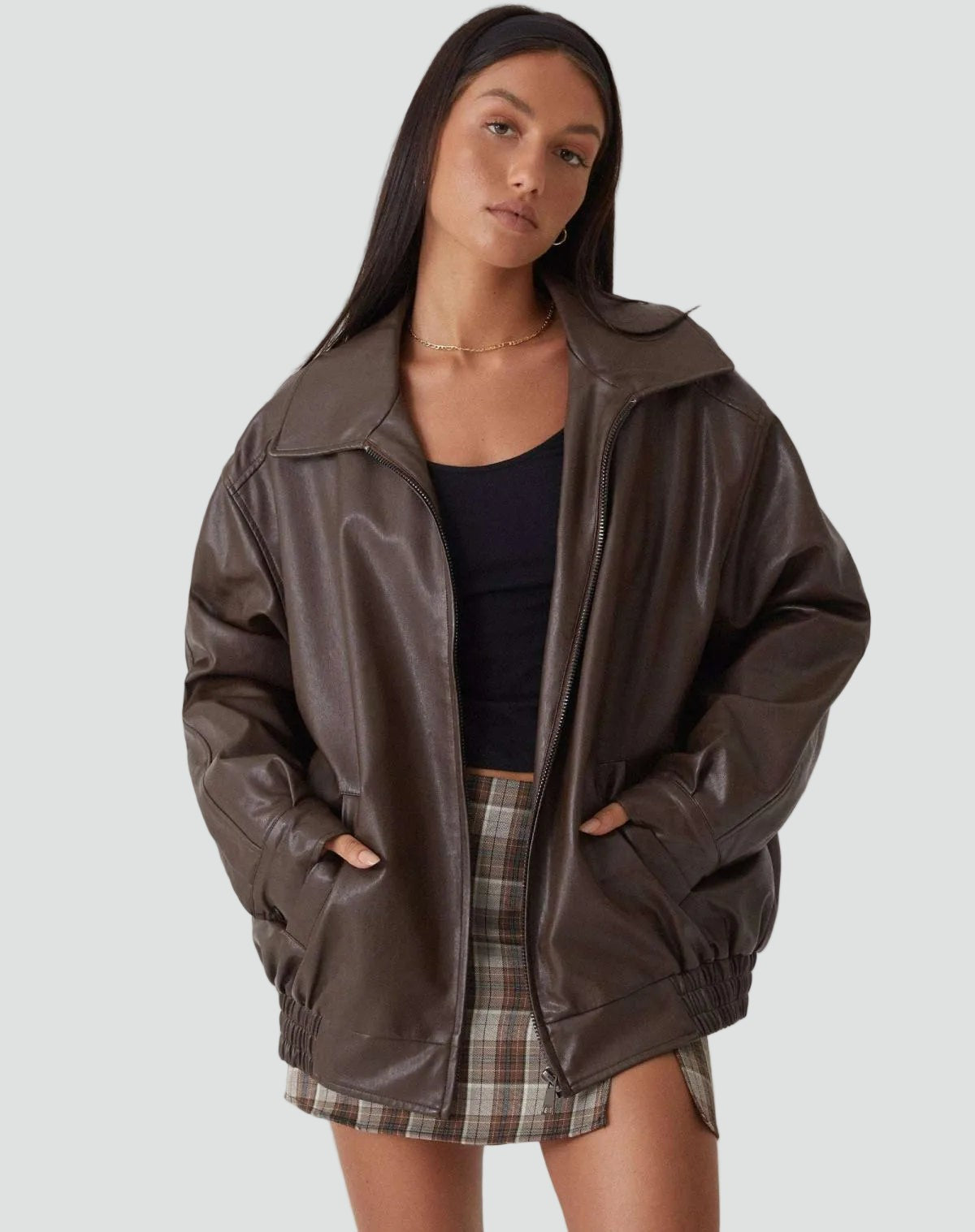 Oversized Damen-Bomberjacke in Lederoptik mit Umlegekragen und Reißverschluss in Braun