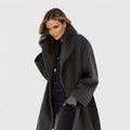 Oversized Damen-Mantel mit großem Schalkragen und weiten Ärmeln, winddicht