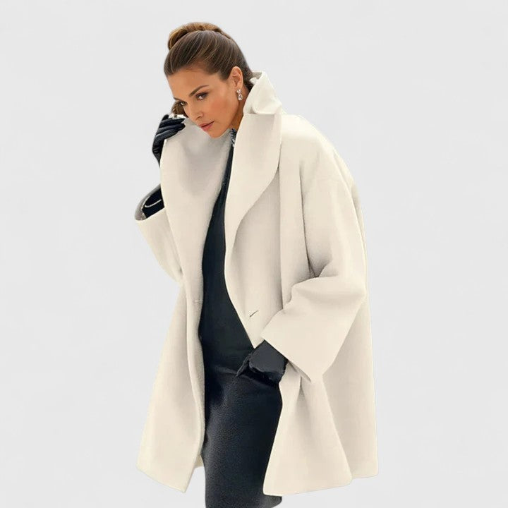 Oversized Damen-Mantel mit großem Schalkragen und weiten Ärmeln, winddicht in Weiß