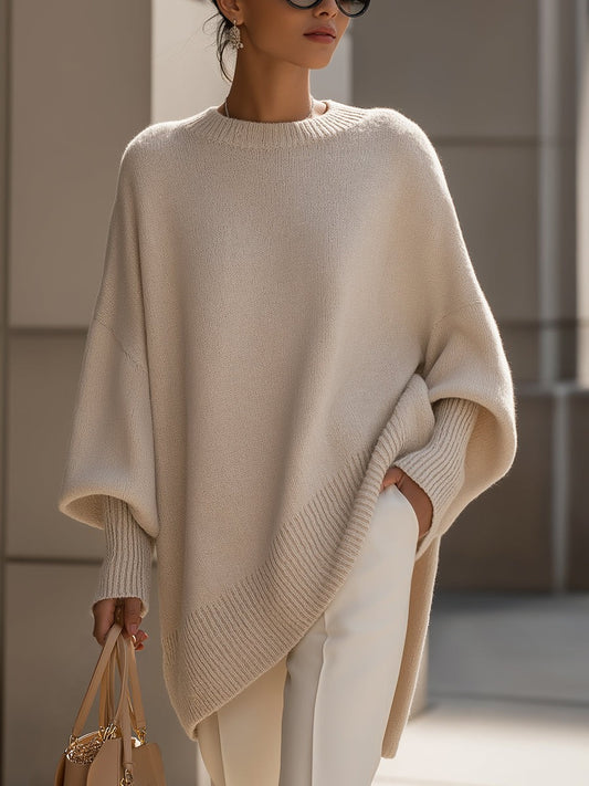Oversized Damen-Pullover aus Wollmischung mit Rundhals und asymmetrischem Saum in Beige