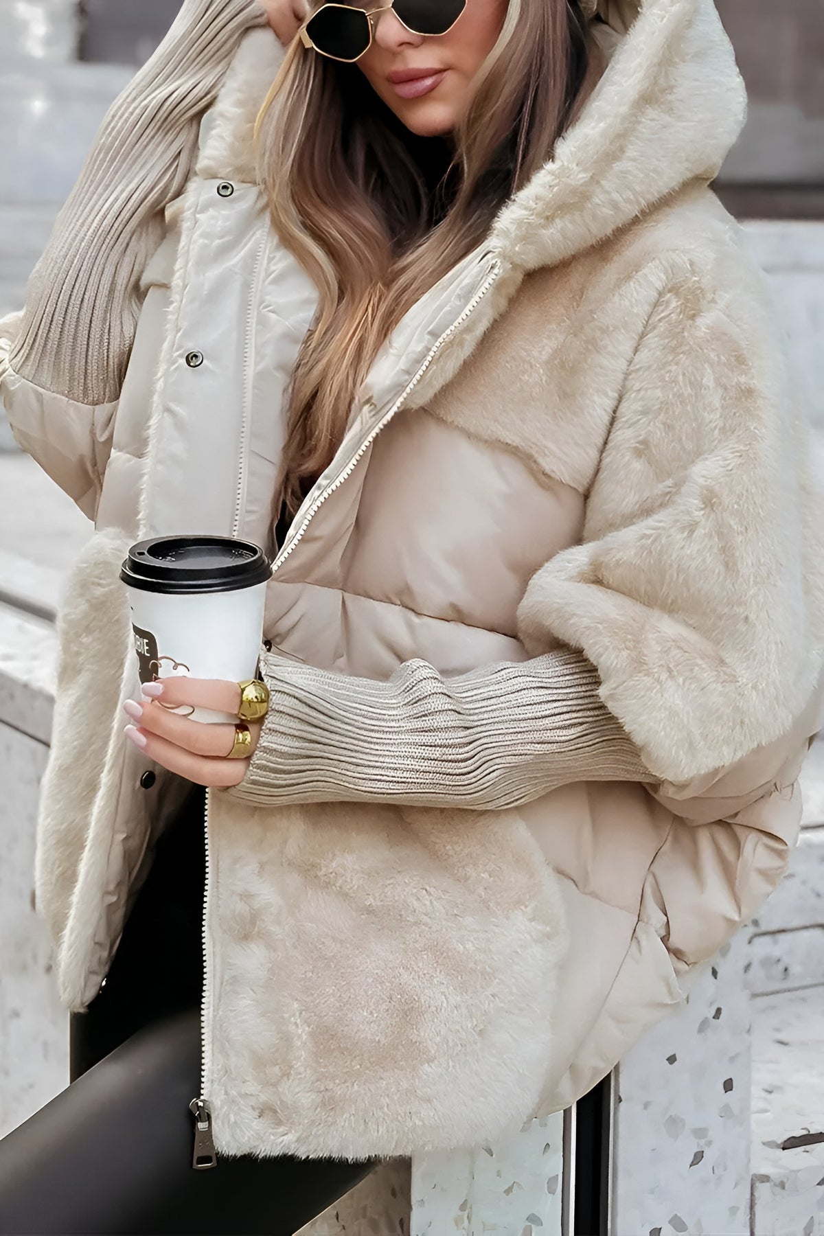 Oversized Damen-Steppjacke mit Kunstfellkapuze, Kunstfellfront und Strickbündchen für den Winter, Ansicht 7