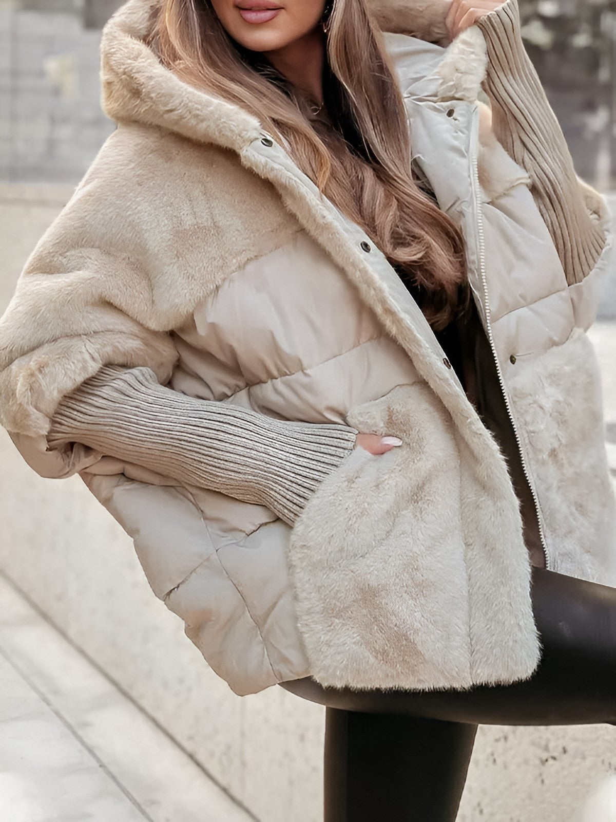 Oversized Damen-Steppjacke mit Kunstfellkapuze, Kunstfellfront und Strickbündchen für den Winter, Ansicht 10