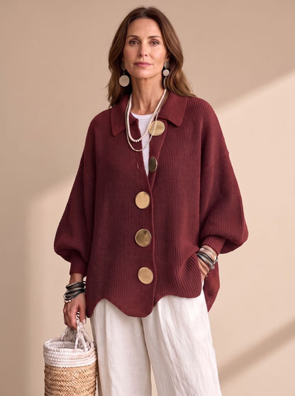 Oversized Damen-Strickjacke mit Ballonärmeln, Kragen und goldfarbenen Knöpfen in Rot