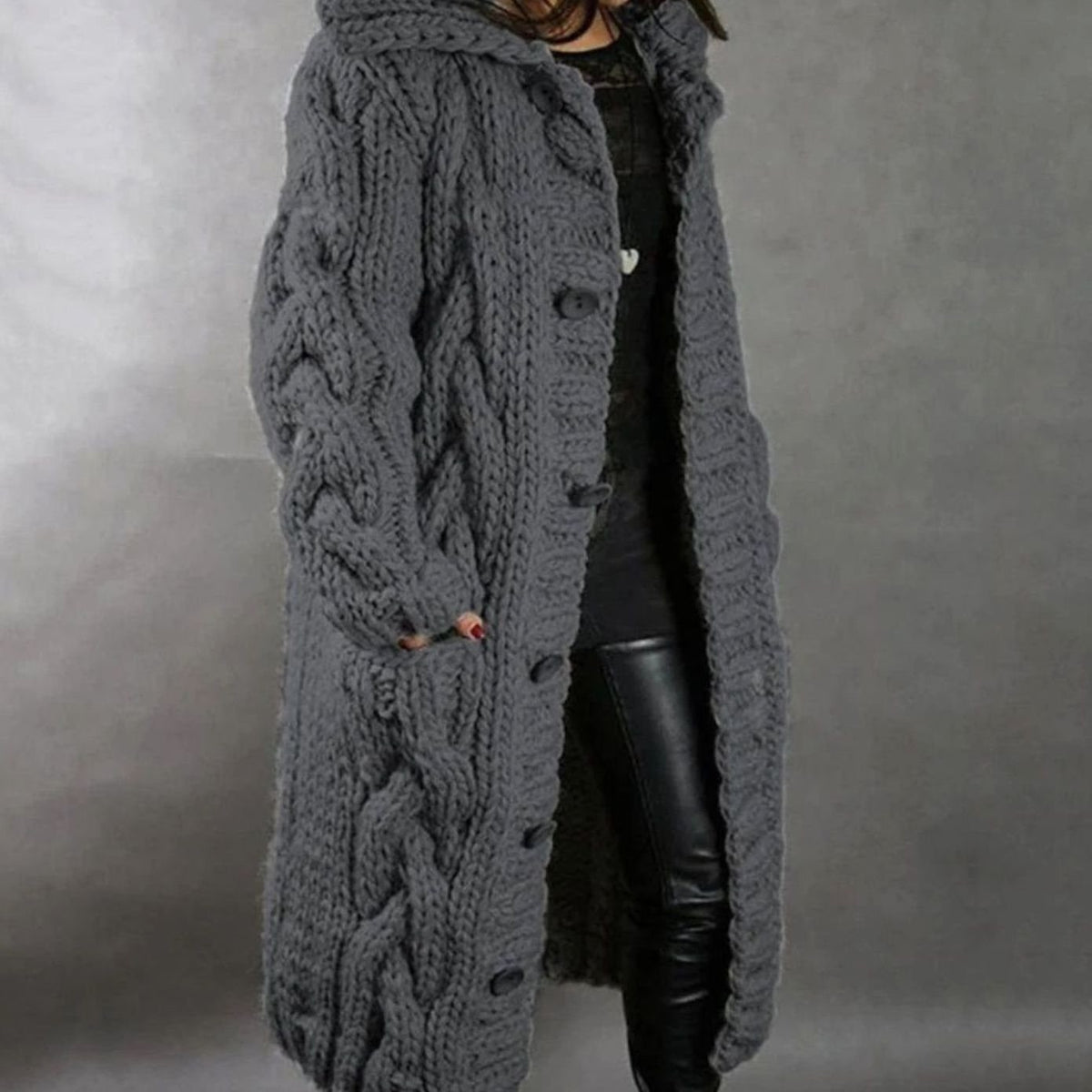 Oversized Damen-Strickjacke mit Zopfmuster, Kapuze und Taschen für Herbst und Winter in Dunkelgrau