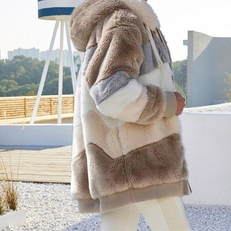 Oversized Damen-Teddyjacke mit großer Kapuze, Reißverschluss und Blockstreifen, Ansicht 10