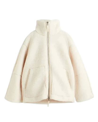Oversized Damen-Teddyjacke mit Stehkragen, Reißverschluss und aufgesetzten Taschen in Creme