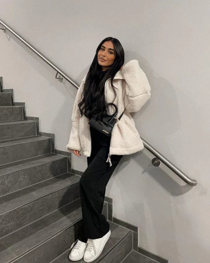 Oversized Damen-Teddyjacke mit Stehkragen, Reißverschluss und aufgesetzten Taschen, Ansicht 7