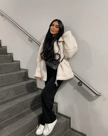 Oversized Damen-Teddyjacke mit Stehkragen, Reißverschluss und aufgesetzten Taschen, Ansicht 7