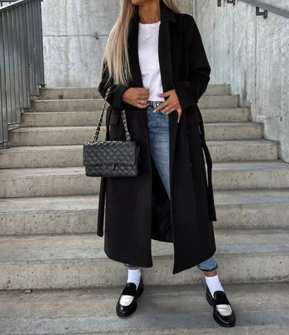 Oversized Damen-Zweireiher mit Reverskragen und Bindegürtel in langer Form für den Winter in Schwarz