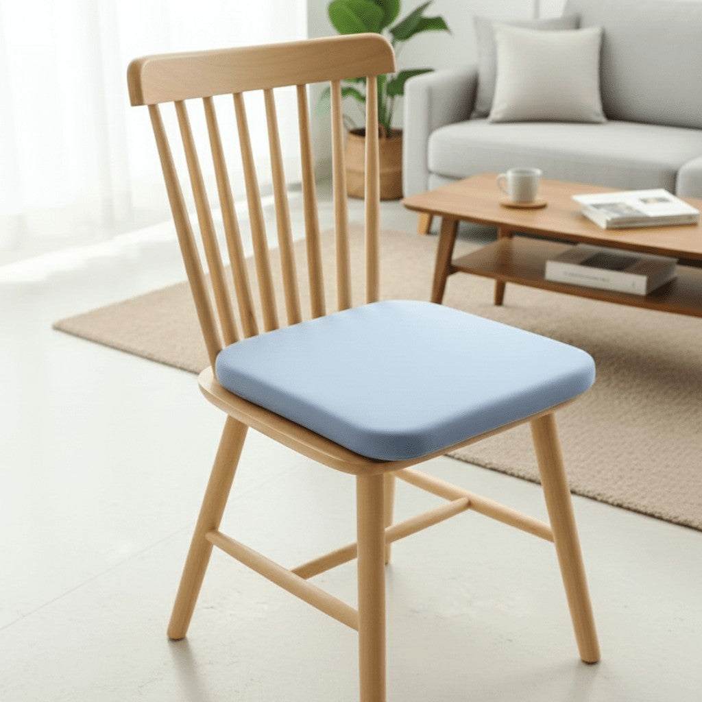 Quadratisches Sitzkissen aus Memory-Foam mit rutschfester Unterseite für Stuhl, Büro und Auto in Hellblau