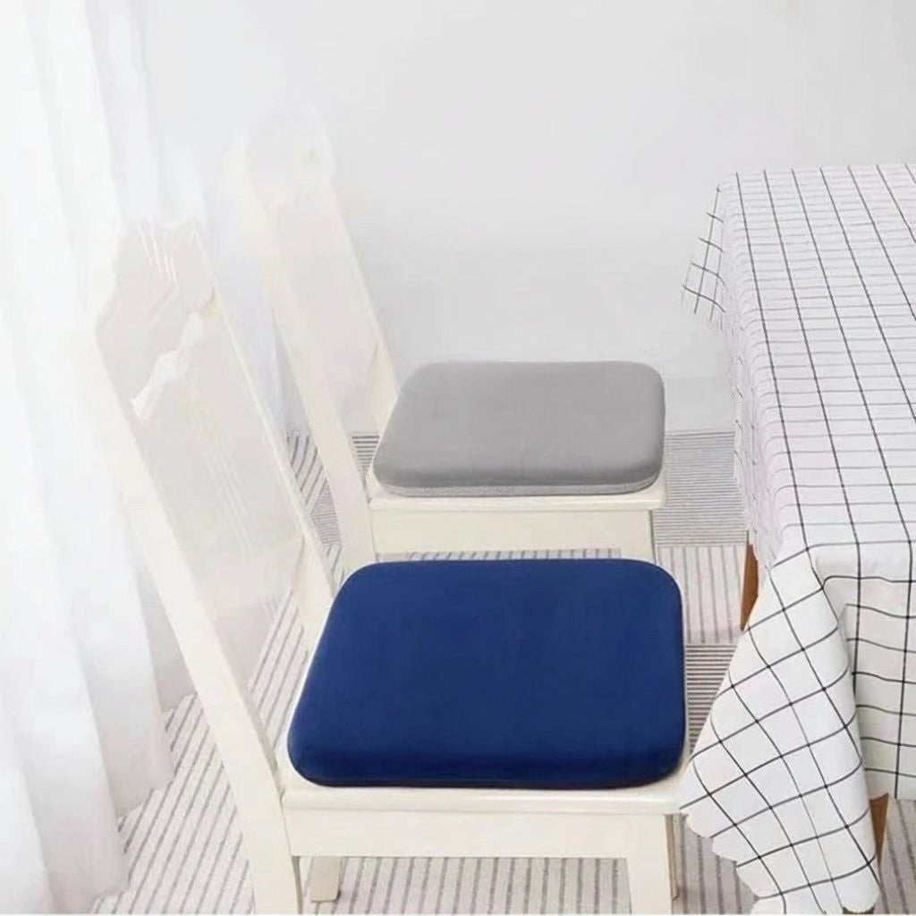 Quadratisches Sitzkissen aus Memory-Foam mit rutschfester Unterseite für Stuhl, Büro und Auto, Ansicht 6