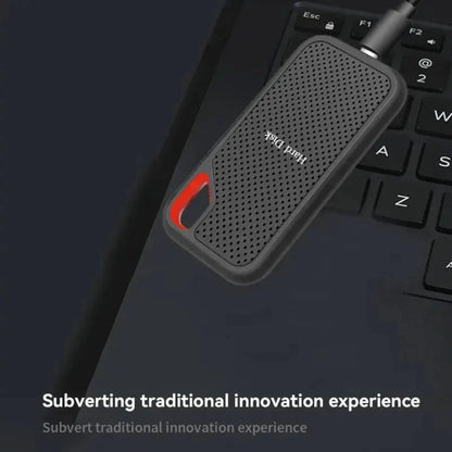 Robuste externe SSD mit USB 3.2 Typ-C und stoßfestem Gehäuse mit Öse für unterwegs, Ansicht 3
