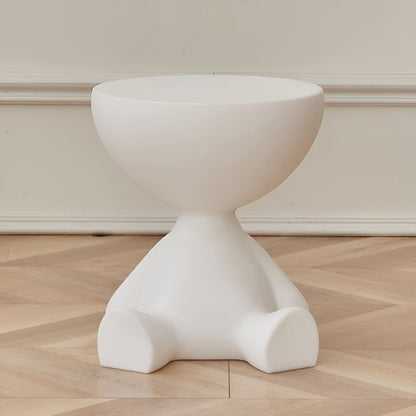 Runder Beistelltisch aus Kunststoff in Figurenform als Couchtisch oder Dekotisch in Weiß