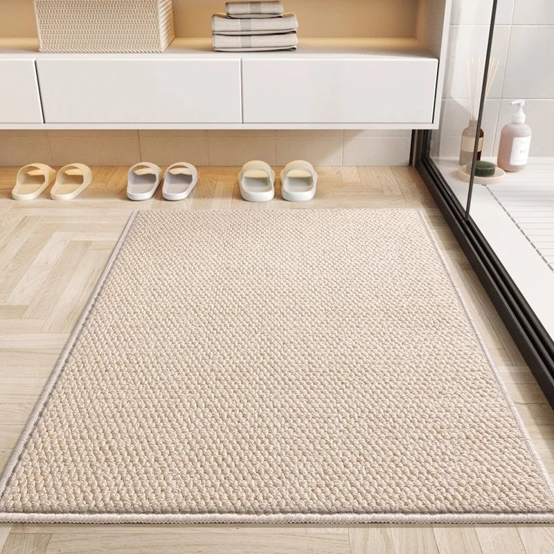 Saugstarke Fußmatte mit rutschfester Unterseite und schnell trocknendem Gewebe für Bad und Eingang in Beige