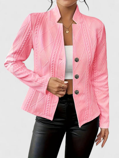 Taillierte Damen-Jacke mit Stehkragen, Reliefstruktur und Knopfleiste in Pink
