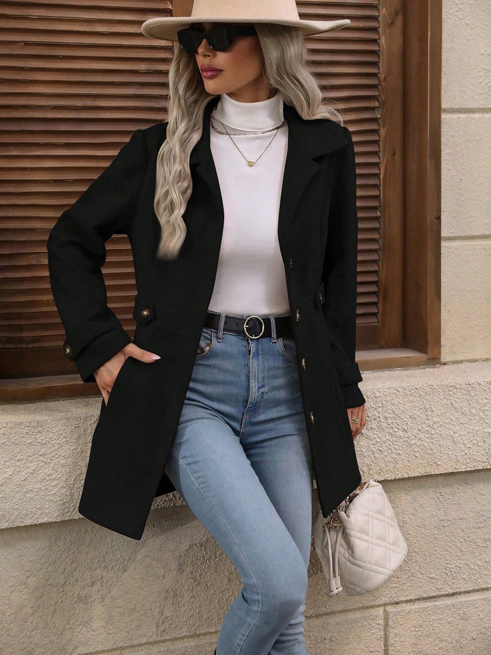 Taillierter Damen-Trenchcoat mit Reverskragen, Knopfleiste und Taillenriegel für die Übergangszeit, Ansicht 10