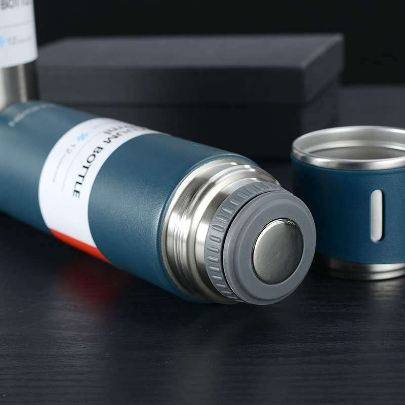 Thermosflasche aus Edelstahl mit 500 ml, Deckel als Becher und 12 Stunden Wärmehaltung, Ansicht 13