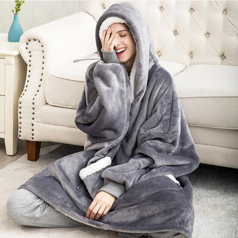 Übergroße Hoodie-Decke aus Fleece mit Sherpa-Futter, großer Kapuze und Kängurutasche, Ansicht 18