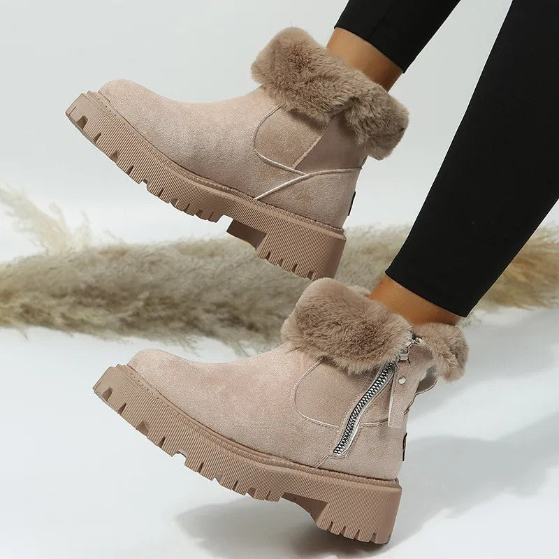 Warme Damen-Winterstiefeletten in Veloursoptik mit Kunstfellrand, Seitenreißverschluss und Profilsohle, Ansicht 4