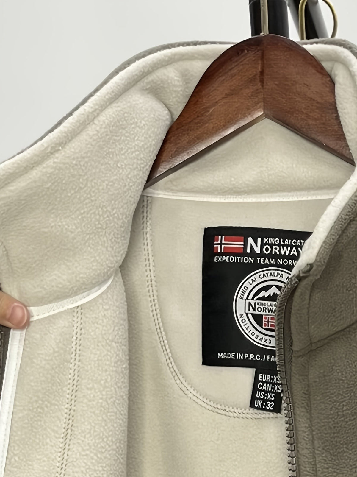 Warme Fleecejacke für Herren mit Stehkragen, Reißverschlusstaschen und Fleecefutter, Ansicht 15