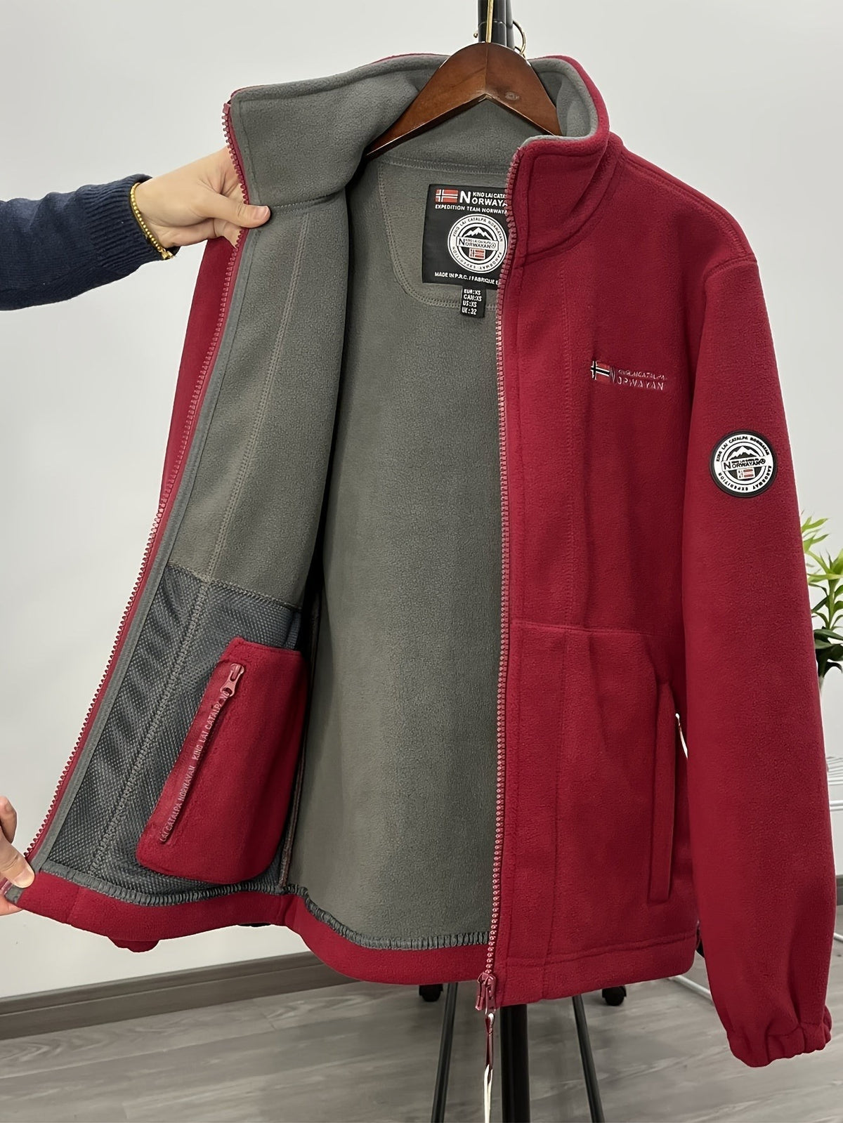 Warme Fleecejacke für Herren mit Stehkragen, Reißverschlusstaschen und Fleecefutter, Ansicht 31