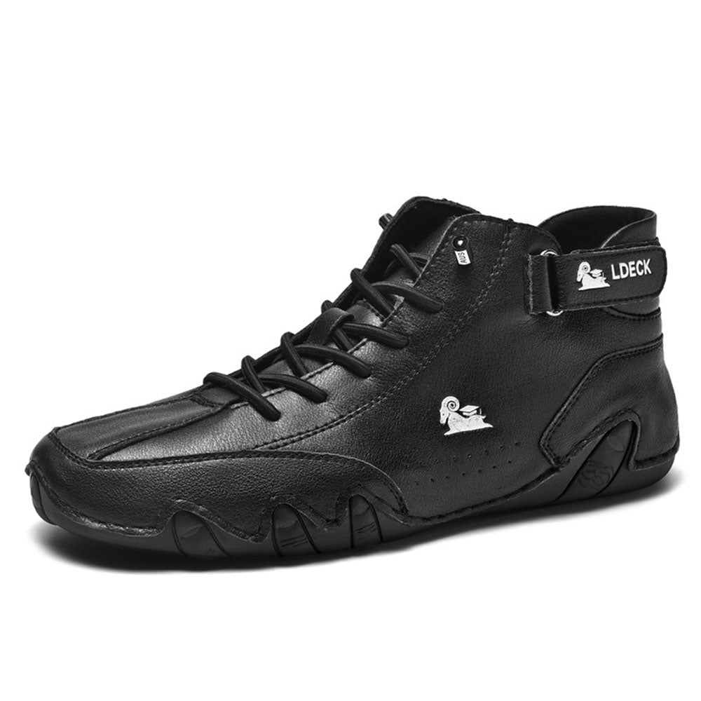 Wasserabweisende Freizeitschuhe aus Leder mit Klettriemen, Belüftungskanälen und rutschfester Gummisohle in Schwarz
