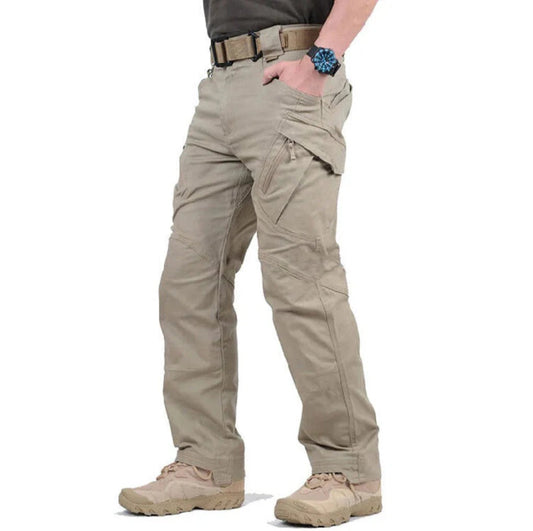 Wasserabweisende Herren-Outdoorhose mit versiegelten Nähten und Cargotaschen zum Wandern in Khaki