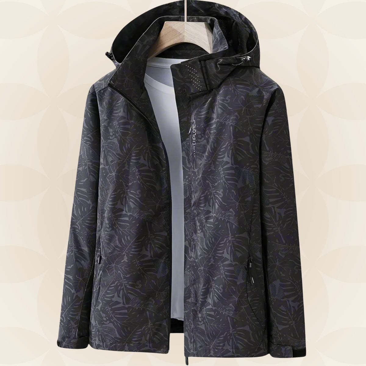 Wasserdichte Damen-Funktionsjacke mit verstellbarer Kapuze und Blätterprint in Schwarz