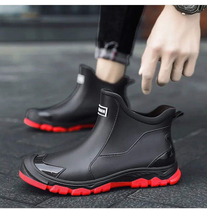 Wasserdichte Herren-Stiefel mit Warmfutter, Profilsohle und Schlupfform für Regen und Kälte, Ansicht 5