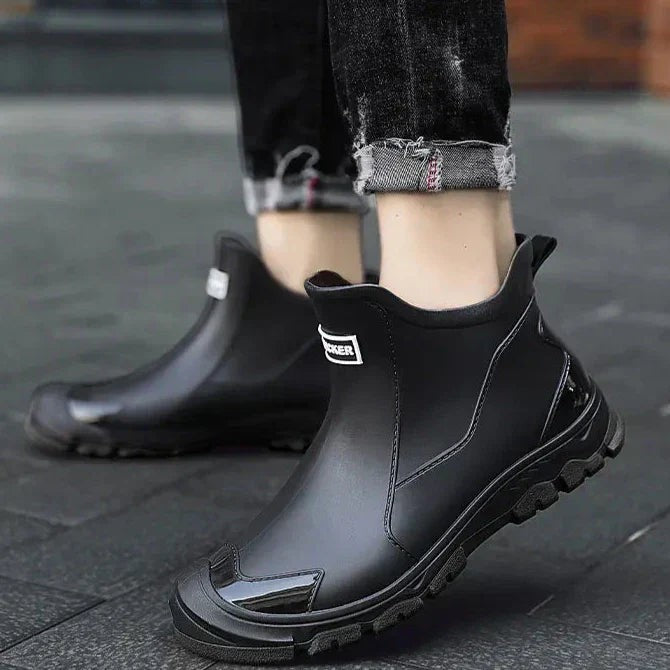 Wasserdichte Herren-Stiefel mit Warmfutter, Profilsohle und Schlupfform für Regen und Kälte, Ansicht 8