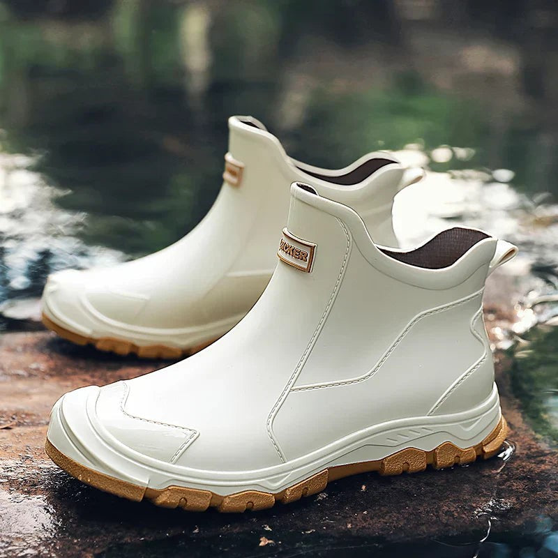Wasserdichte Herren-Stiefel mit Warmfutter, Profilsohle und Schlupfform für Regen und Kälte in Beige