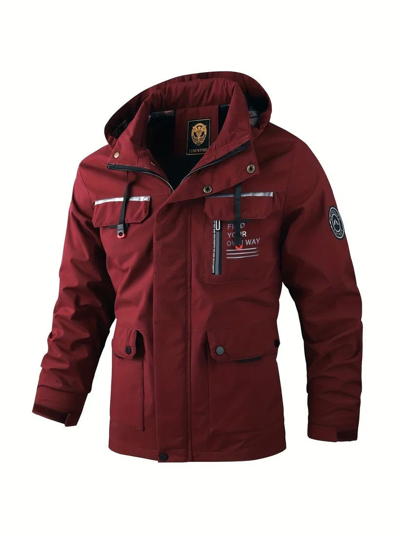 Wasserdichte Herren-Winterjacke mit verstellbarer Kapuze, gefütterter Innenseite und Pattentaschen in Bordeaux