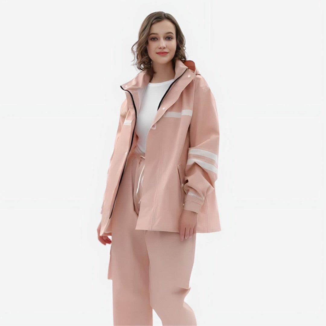 Wasserdichter Regenanzug für Damen mit Kapuzenjacke, Regenhose und Reflexstreifen in Beige