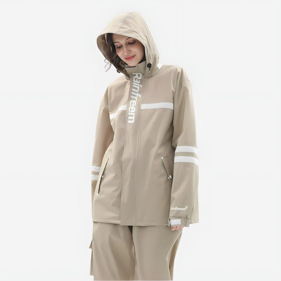 Wasserdichter Regenanzug für Damen mit Kapuzenjacke, Regenhose und Reflexstreifen in Hellbraun