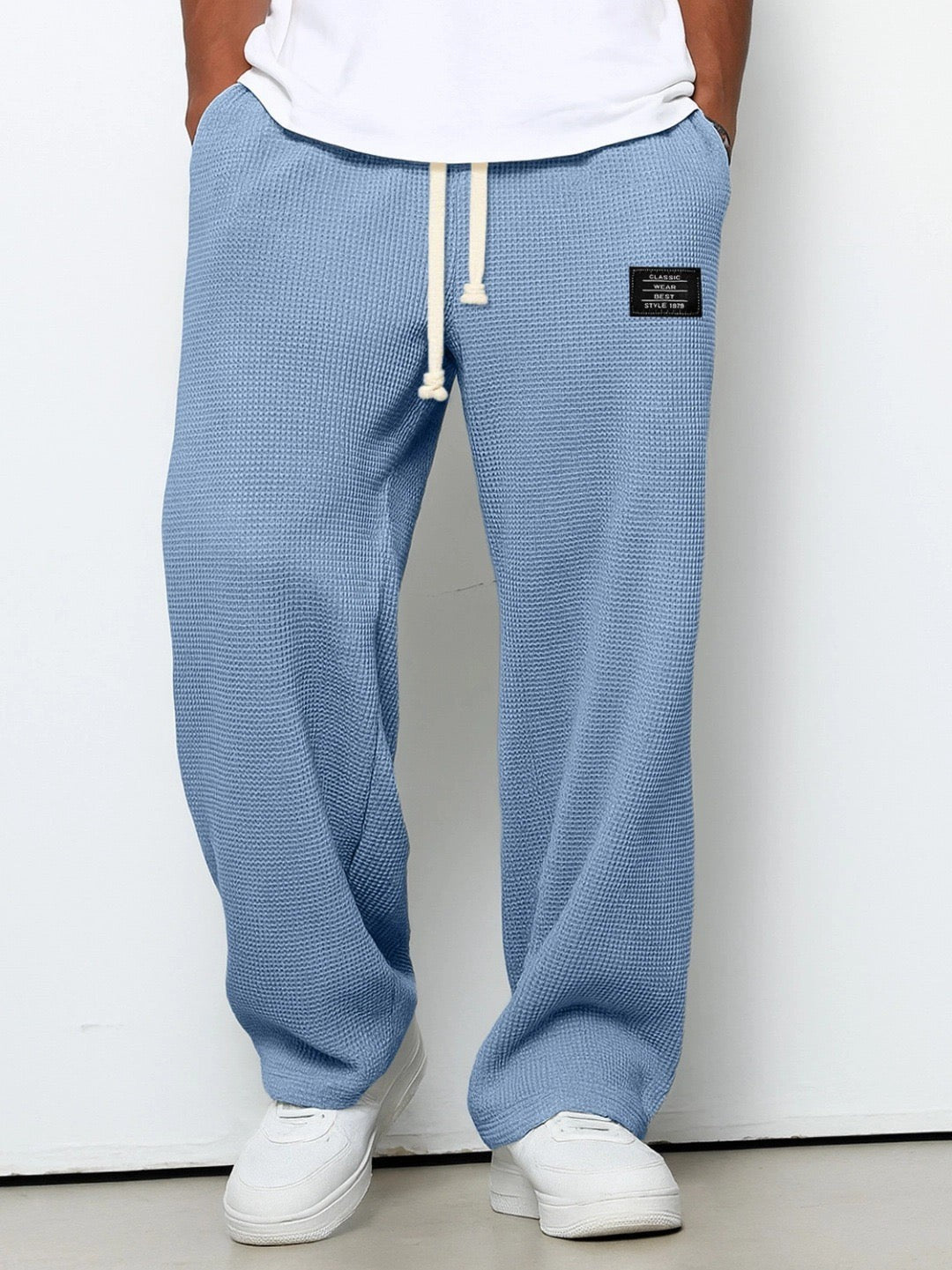Weite Herren-Hose in Waffelstruktur mit Kordelzug und tiefen Taschen in Himmelblau