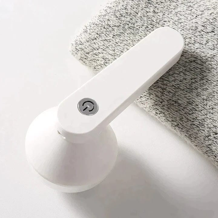 Wiederaufladbarer Fusselrasierer mit USB-Ladefunktion und abnehmbarem Fusselbehälter in Weiß