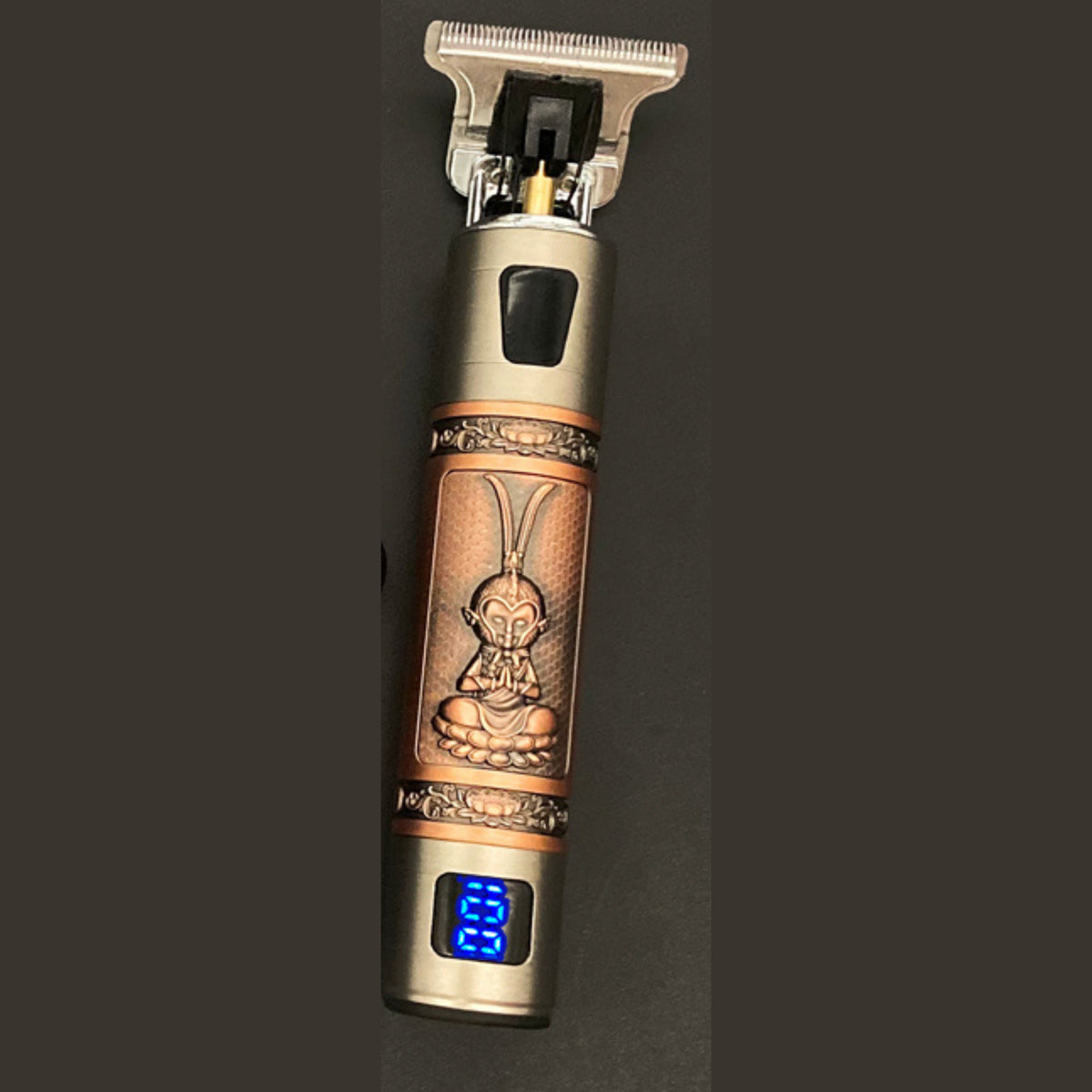 Wiederaufladbarer Haar- und Bartschneider im Vintage-Metallgehäuse mit T-Klinge und 4 Aufsätzen, Ansicht 4